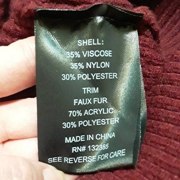 Love Token (Women's XS) Wine colored Pullover Knit Sweater with Faux Fur Cuffs - Picture 4 of 7